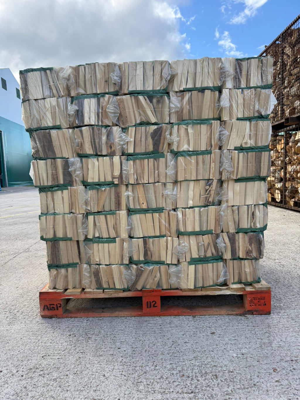 Kindling 200 x 2.0kg plastic bags