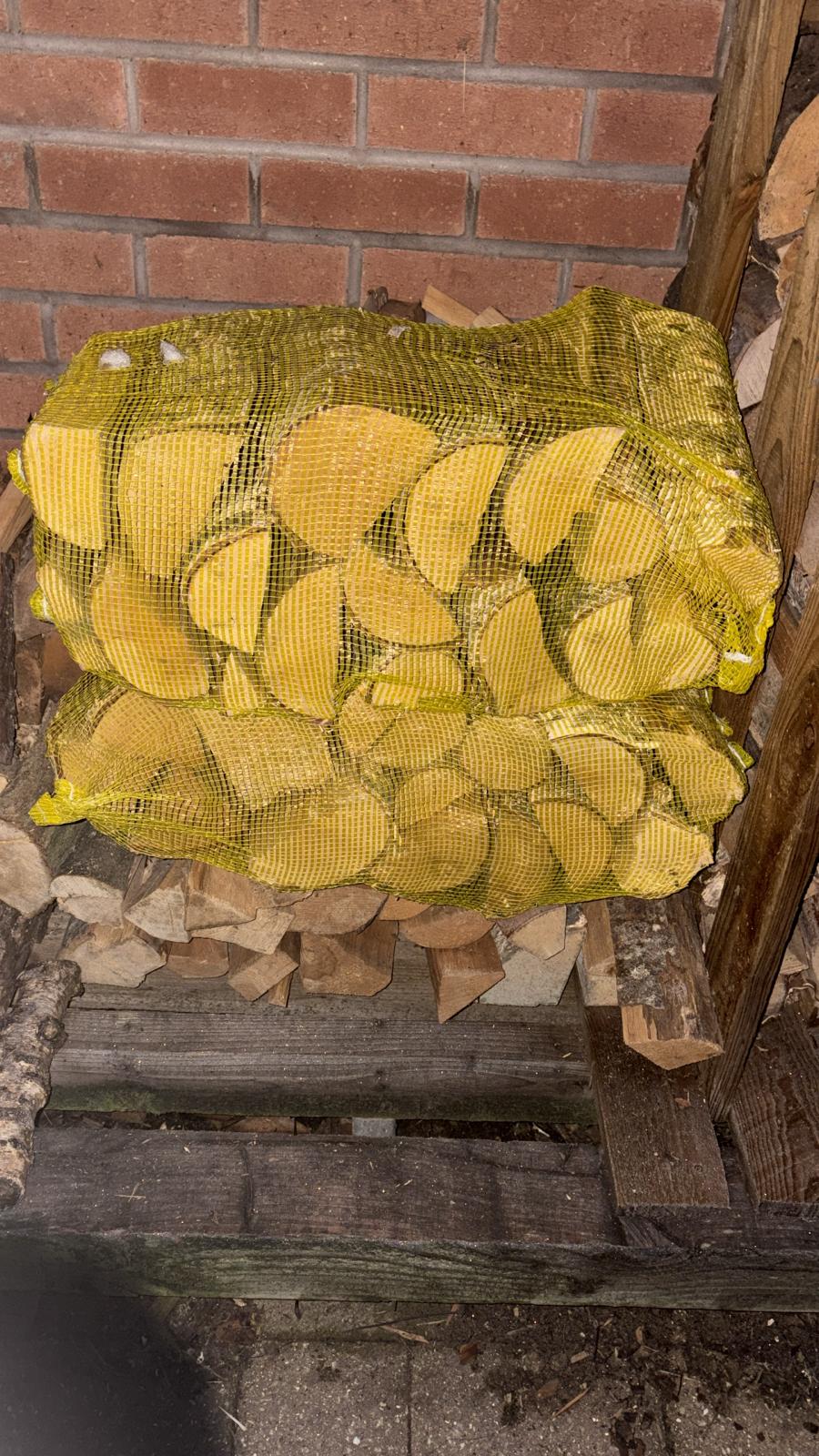 Kiln Dried Birch Hardwood Logs - 80 Large 40L nets